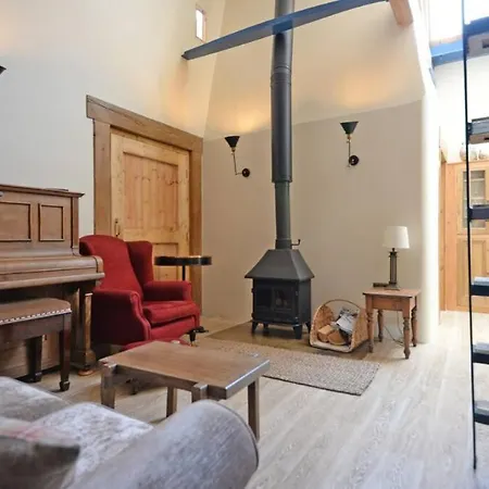 Shed End, In 18th Century Mill Bd20 8en