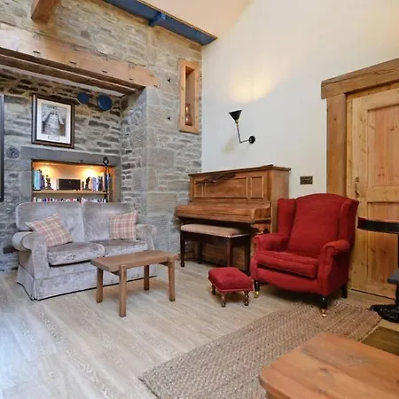 Shed End, In 18th Century Mill Bd20 8en Lothersdale