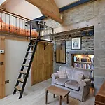 Shed End, In 18th Century Mill Bd20 8en Lothersdale