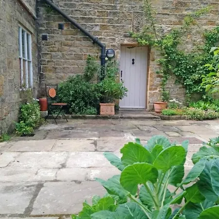 Holiday home Shed End, In 18th Century Mill Bd20 8en