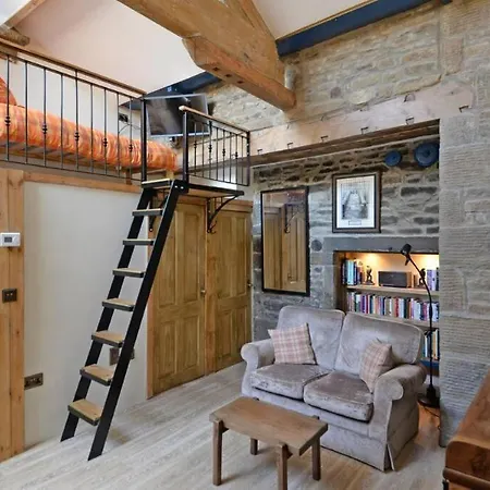 Shed End, In 18th Century Mill Bd20 8en Lothersdale