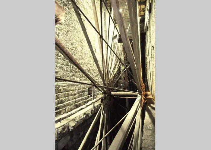 Casa vacanze Shed End, In 18th Century Mill Bd20 8en